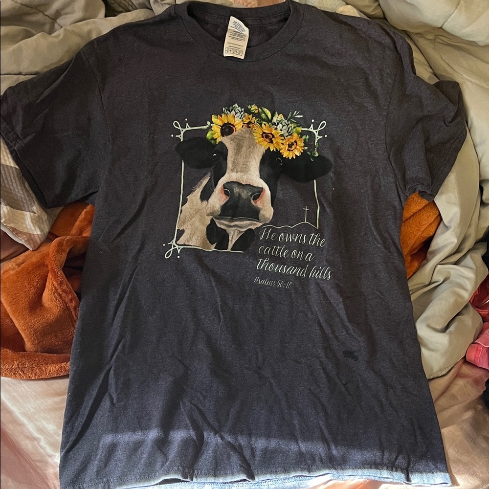 Delta Gray Short Sleeve Tee with Cow and Floral Design